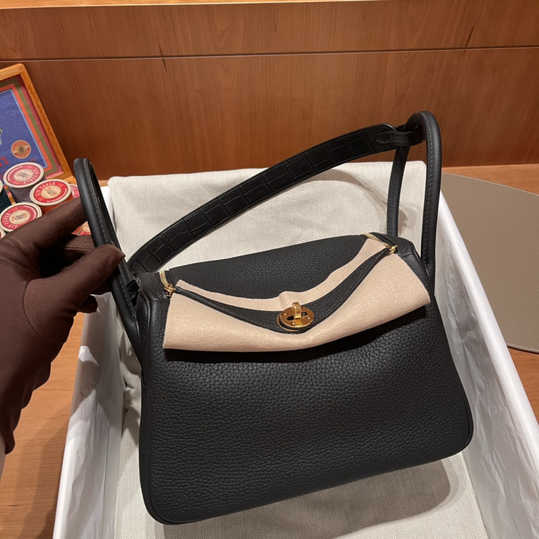 에르메스 린디백26 블랙 금장 끌레망스 악어가죽 핸들